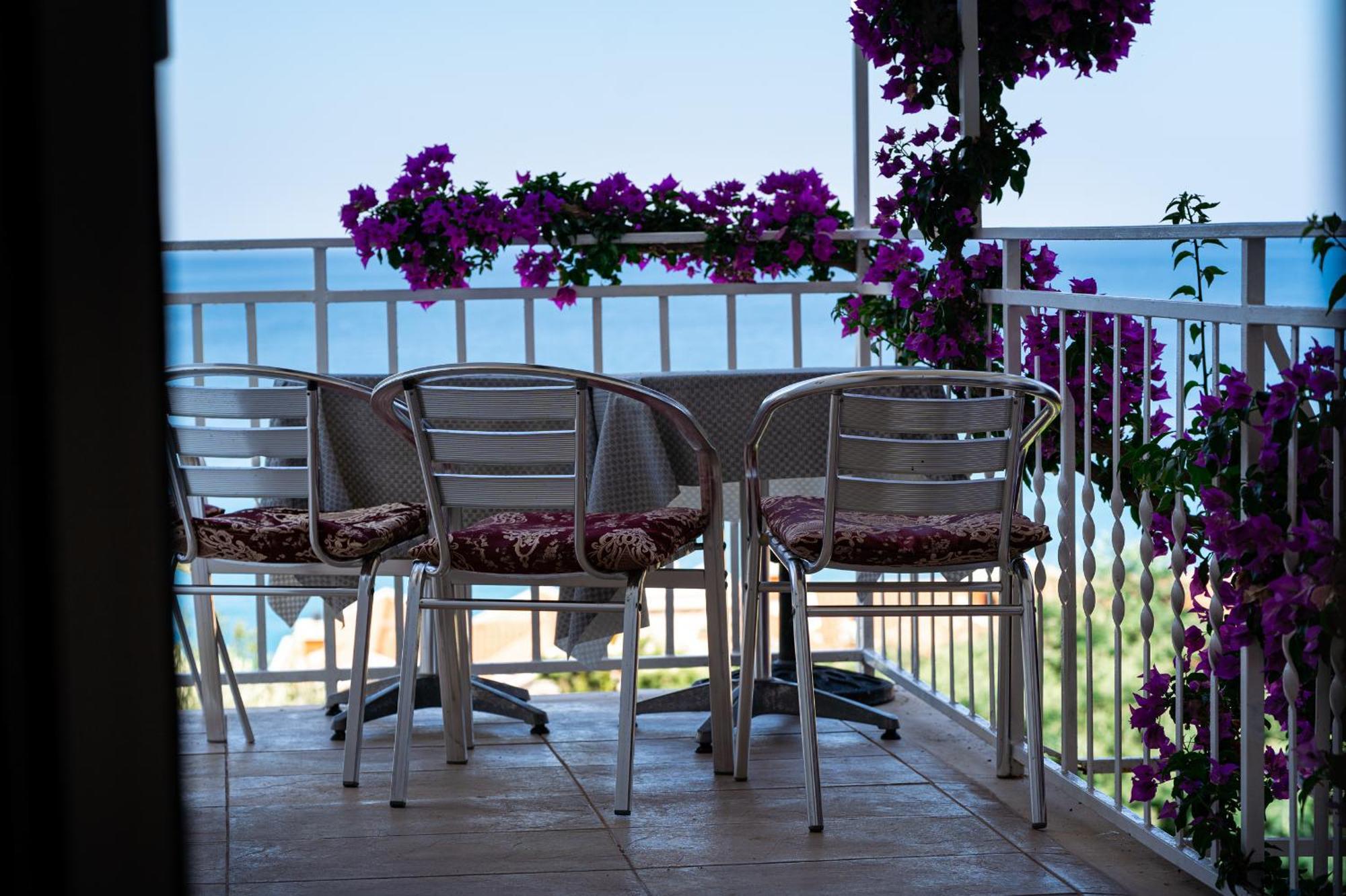 Sun Rose Apartments Свети-Стефан Экстерьер фото