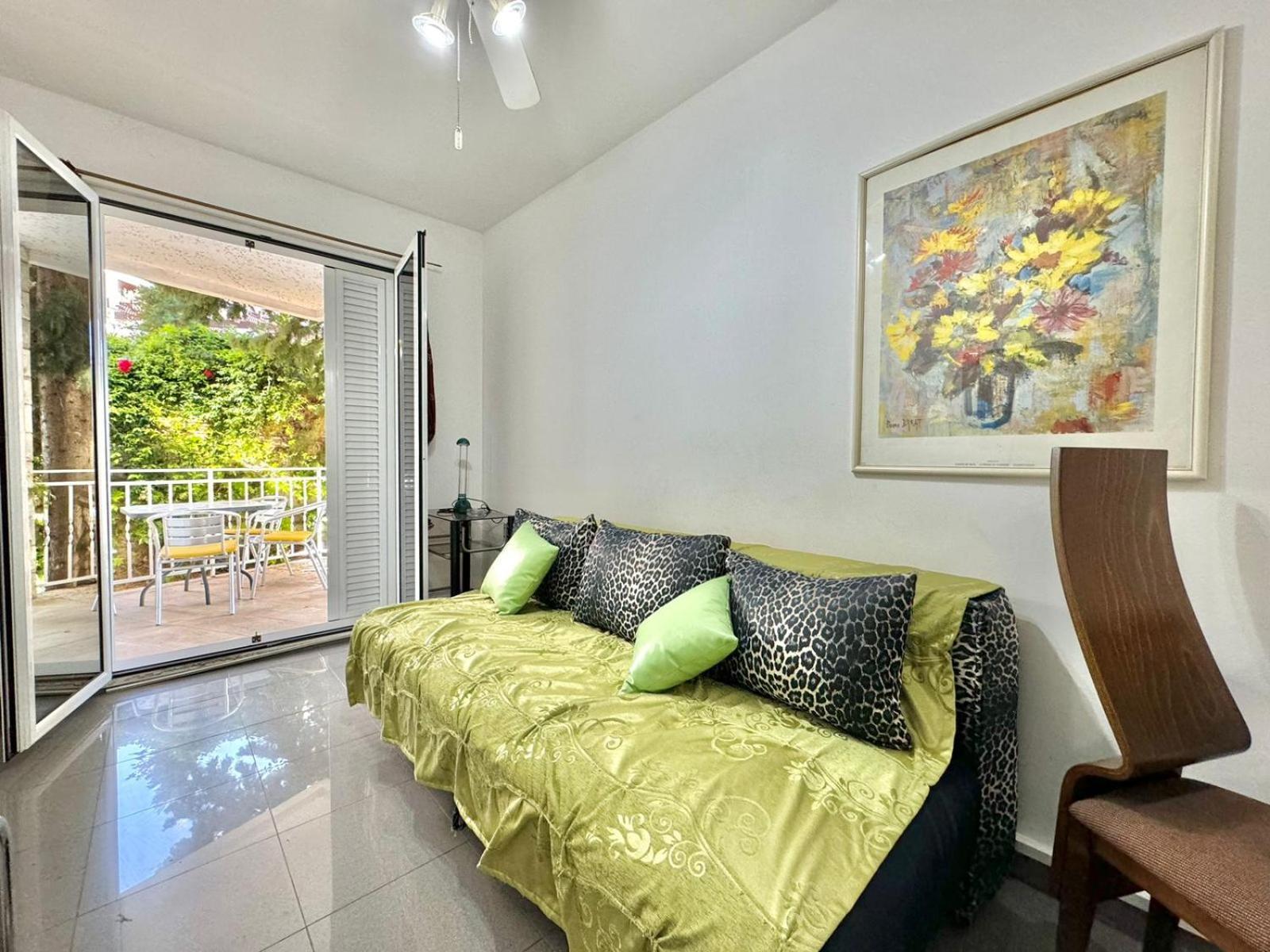 Sun Rose Apartments Свети-Стефан Экстерьер фото