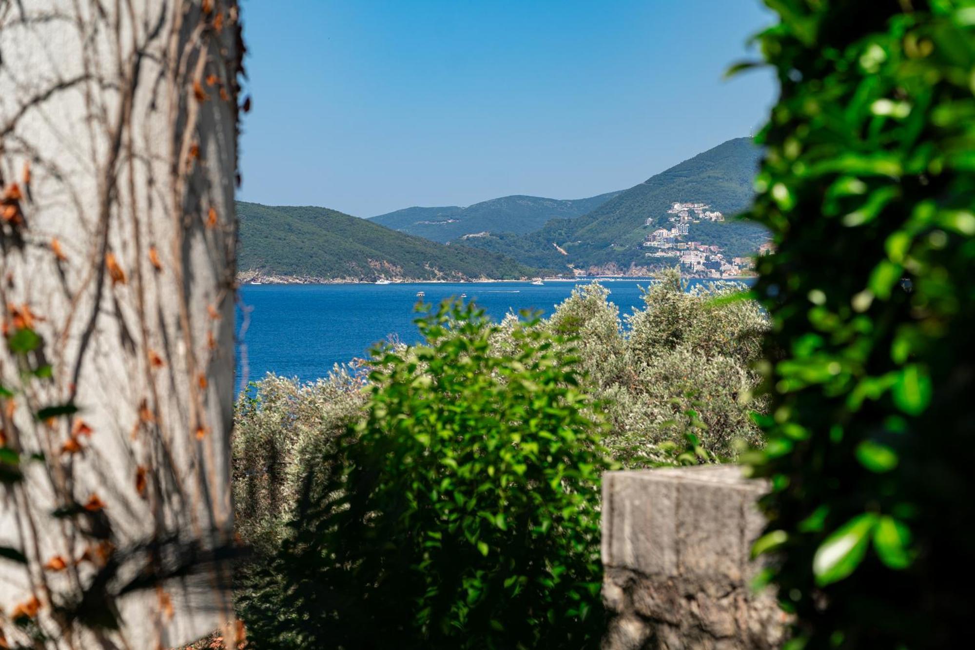 Sun Rose Apartments Свети-Стефан Номер фото