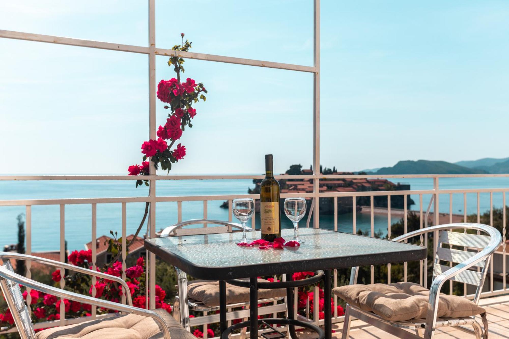 Sun Rose Apartments Свети-Стефан Номер фото